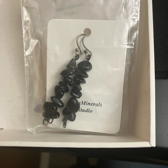 NWT AtriaMinerals natural gemstone earrings - Picture 1 of 1